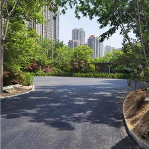 鄭州建設(shè)西路五建停車場(chǎng)瀝青路面攤鋪